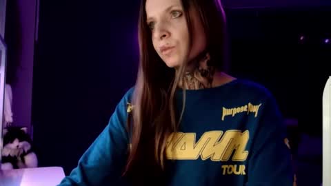 Snapshot of inesdesire chatting on 27, 1, 2025 InesDesire online show from 27, 1, 2025