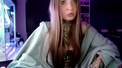 Snapshot of inesdesire chatting on 23, 2, 2025 InesDesire online show from 23, 2, 2025