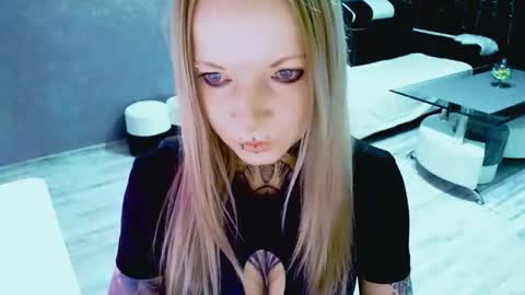 Snapshot of inesdesire chatting on 28, 10, 2025 InesDesire online show from 28, 10, 2025