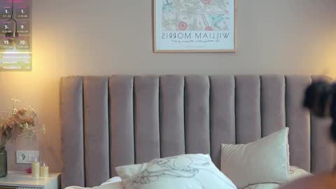 Im Senise Welcome to my room My instagram  online show from 19, 2, 2025