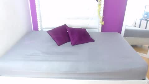 innocent_sexybaby online show from 2, 12, 2025