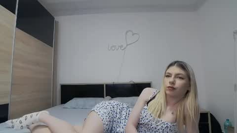 Snapshot of innocentangel2 chatting on 27, 5, 2026 innocentangel2 online show from 27, 5, 2026