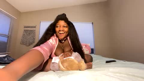 Snapshot of innocentfreaklola chatting on 11, 10, 2025 Lola online show from 11, 10, 2025