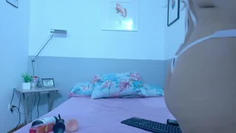 innocenthazel online show from 22, 3, 2026