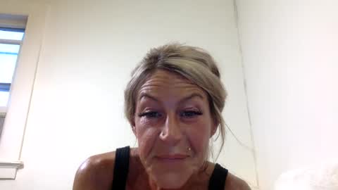 Snapshot of insatiablekate chatting on 23, 7, 2026 Insatiablekate online show from 23, 7, 2026