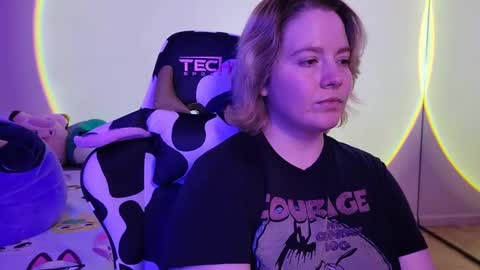 Faye online show from 23, 2, 2025