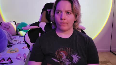 Faye online show from 28, 2, 2025