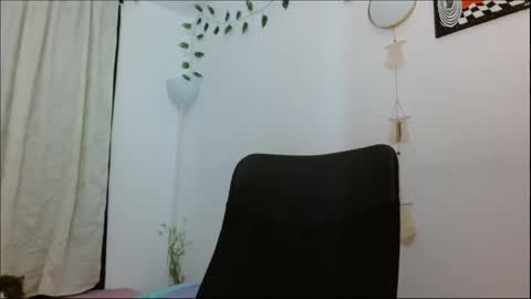 Call me Avri thumps up 666 help pls..Dont forget to smile online show from 19, 12, 2024