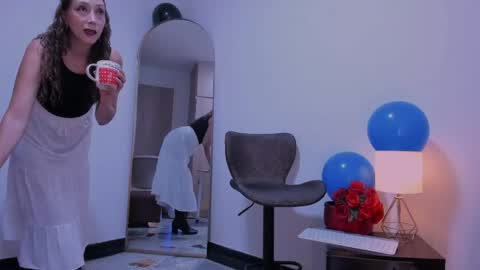 Pantyhose Queen online show from 9, 4, 2026