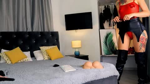 inviting_tina online show from 1, 10, 2025