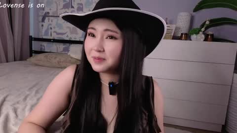 Snapshot of iolaselley chatting on 27, 5, 2026 Tesha online show from 27, 5, 2026