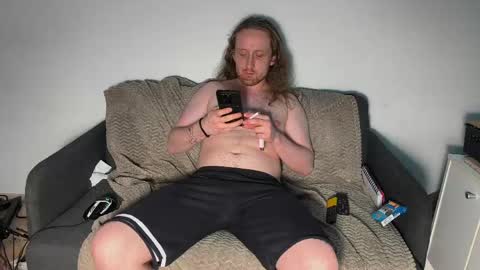 Snapshot of ipipo42o chatting on 5, 4, 2026 DrownMentally online show from 5, 4, 2026