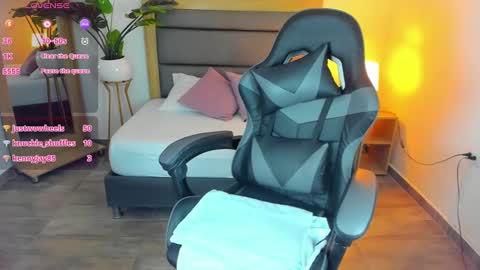 Irantzu online show from 3, 12, 2024