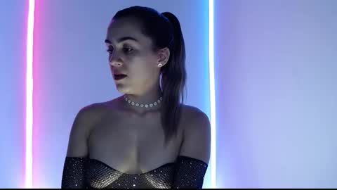 Iris Luna  online show from 4, 11, 2025