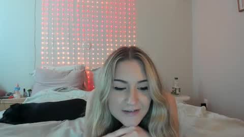 Snapshot of iris_roslin chatting on 7, 6, 2026 Iris 3 online show from 7, 6, 2026