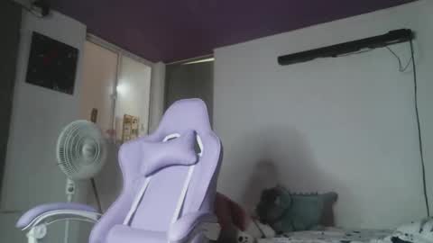Snapshot of irisbell_ chatting on 29, 1, 2025 Camilla online show from 29, 1, 2025