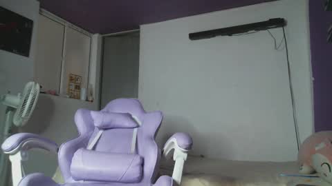 Snapshot of irisbell_ chatting on 23, 2, 2025 Camilla online show from 23, 2, 2025