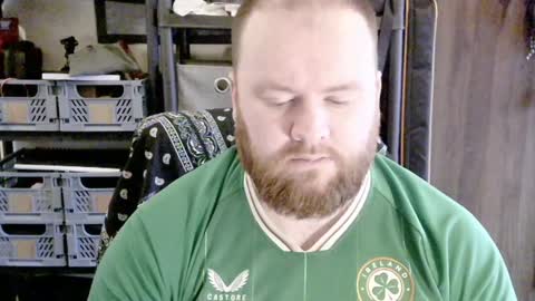 Snapshot of irishdaddy24 chatting on 15, 12, 2024 twitter theirishman205 online show from 15, 12, 2024