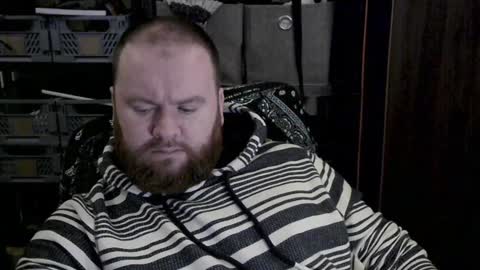 Snapshot of irishdaddy24 chatting on 19, 12, 2024 twitter theirishman205 online show from 19, 12, 2024