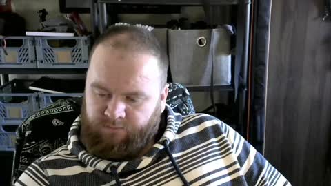 Snapshot of irishdaddy24 chatting on 22, 12, 2024 twitter theirishman205 online show from 22, 12, 2024