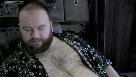 Snapshot of irishdaddy24 chatting on 23, 12, 2024 twitter theirishman205 online show from 23, 12, 2024