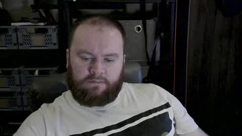 Snapshot of irishdaddy24 chatting on 24, 12, 2024 twitter theirishman205 online show from 24, 12, 2024