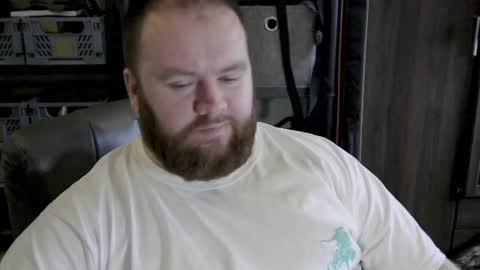 Snapshot of irishdaddy24 chatting on 27, 12, 2024 twitter theirishman205 online show from 27, 12, 2024