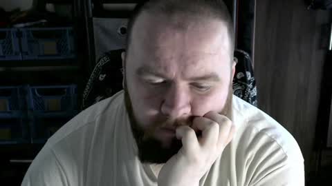 Snapshot of irishdaddy24 chatting on 8, 2, 2025 twitter theirishman205 online show from 8, 2, 2025