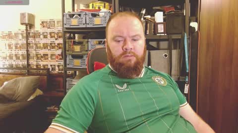 Snapshot of irishdaddy24 chatting on 4, 10, 2025 twitter theirishman205 online show from 4, 10, 2025