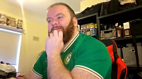 Snapshot of irishdaddy24 chatting on 13, 10, 2025 twitter theirishman205 online show from 13, 10, 2025