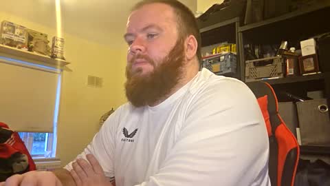 Snapshot of irishdaddy24 chatting on 14, 10, 2025 twitter theirishman205 online show from 14, 10, 2025