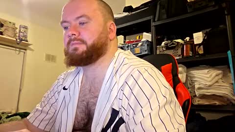 Snapshot of irishdaddy24 chatting on 7, 11, 2025 twitter theirishman205 online show from 7, 11, 2025