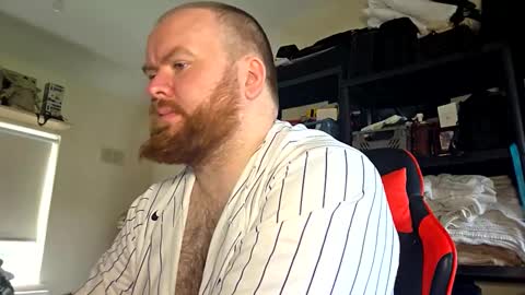 Snapshot of irishdaddy24 chatting on 16, 11, 2025 twitter theirishman205 online show from 16, 11, 2025