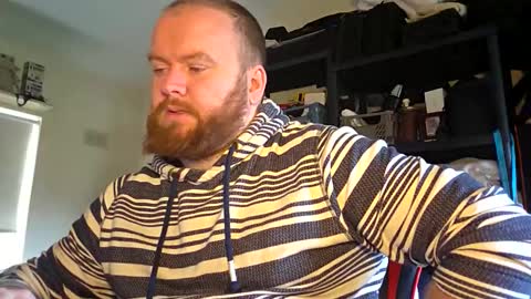 Snapshot of irishdaddy24 chatting on 22, 11, 2025 twitter theirishman205 online show from 22, 11, 2025