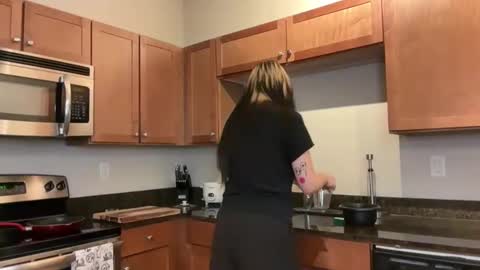 irissweets online show from 9, 4, 2026