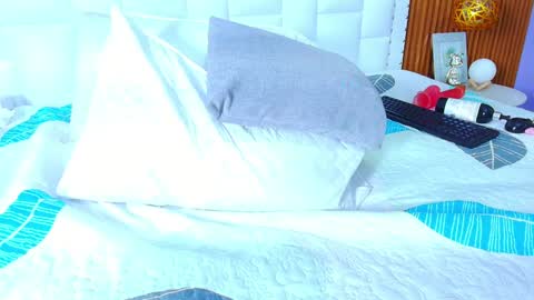 Sandy  online show from 30, 1, 2025