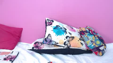 Sandy  online show from 3, 2, 2025