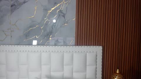 Sandy  online show from 4, 3, 2025