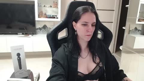 Irwi Tomboy online show from 9, 3, 2025