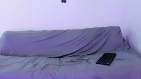 isa__sweet_ online show from 24, 6, 2026
