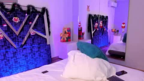 Snapshot of isa_jonness_ chatting on 14, 12, 2025 oIssaJonneso online show from 14, 12, 2025