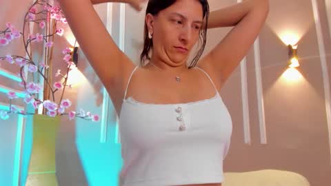 Snapshot of isa_kis_1 chatting on 9, 11, 2025 Isabella online show from 9, 11, 2025