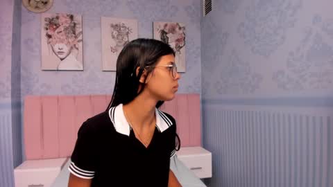    online show from 13, 1, 2025