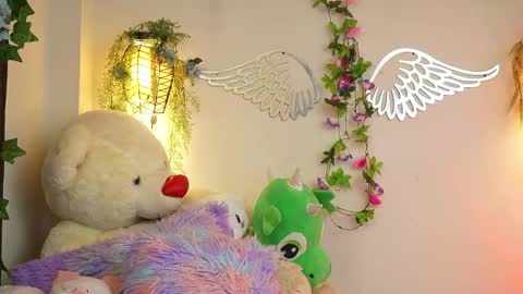 Isabella        online show from 18, 10, 2025