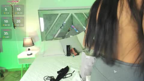 Snapshot of isa_rouse__ chatting on 26, 11, 2025 ISA ROUSE online show from 26, 11, 2025