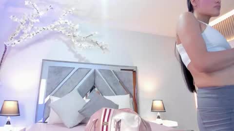 Snapshot of isa_rouse__ chatting on 2, 12, 2025 ISA ROUSE online show from 2, 12, 2025