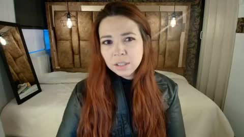 Snapshot of isa_thompson__ chatting on 13, 7, 2026 I S A online show from 13, 7, 2026