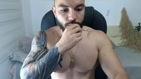 Snapshot of isaac_carter chatting on 18, 12, 2025 Isaac carter online show from 18, 12, 2025