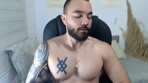 Snapshot of isaac_carter chatting on 6, 1, 2026 Isaac carter online show from 6, 1, 2026