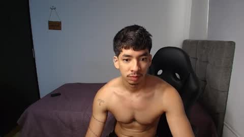 Snapshot of isaac_sttone01 chatting on 25, 4, 2026 muscle isaac online show from 25, 4, 2026